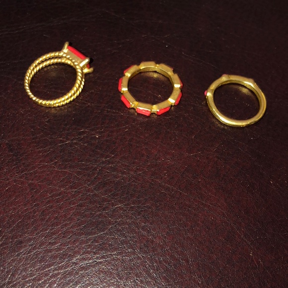 Gold tone multilayer ring with with colored stone - Picture 8 of 8